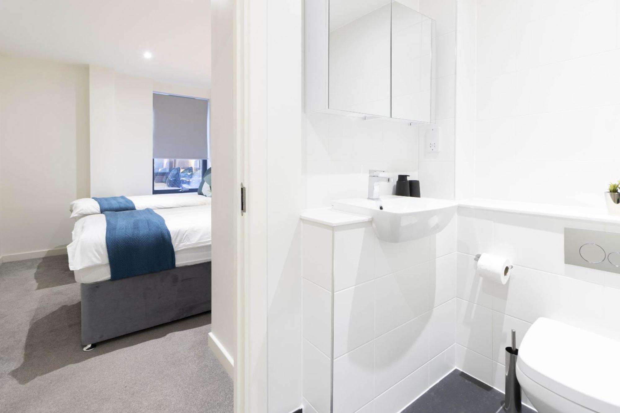 Linacre 1&2 - One And Two Bed Flat Behind The Cathedral With Free Parking And Fast Wifi Apartment Exeter Bilik gambar