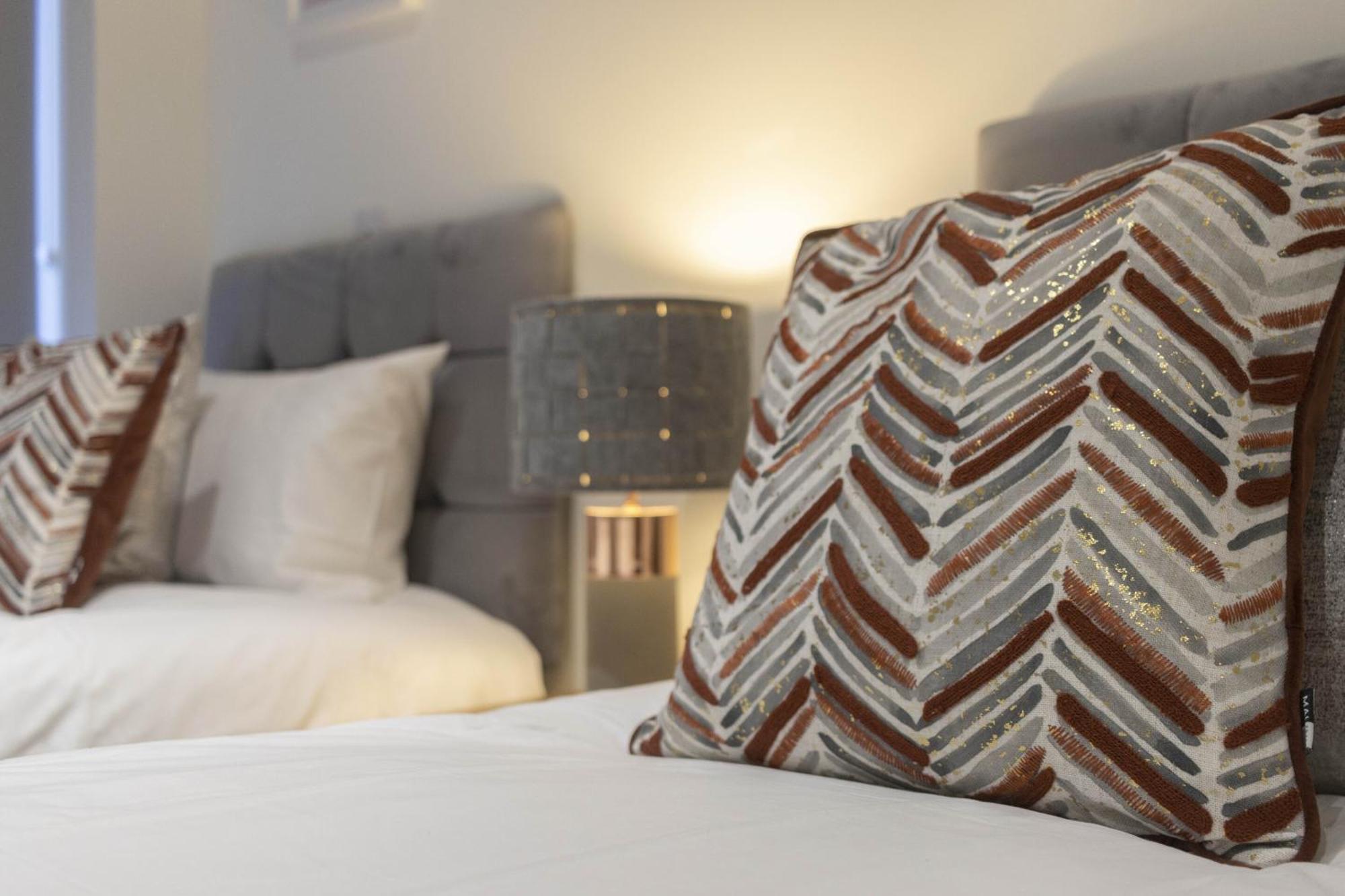 Linacre 1&2 - One And Two Bed Flat Behind The Cathedral With Free Parking And Fast Wifi Apartment Exeter Bilik gambar